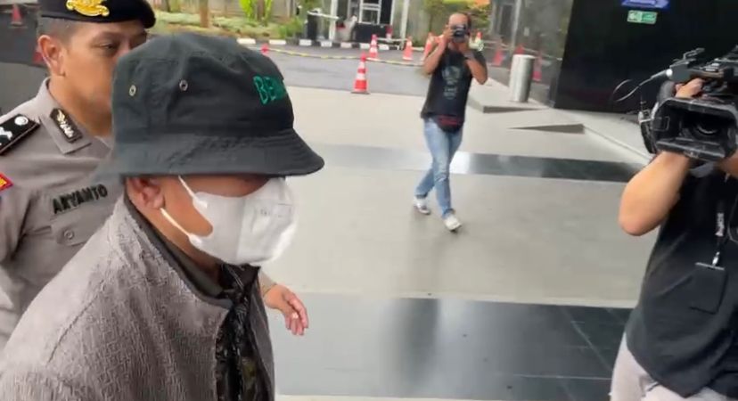 Di Periksa KPK 7 Jam, Anggota BPK Pius Lustrilanang Irit Bicara