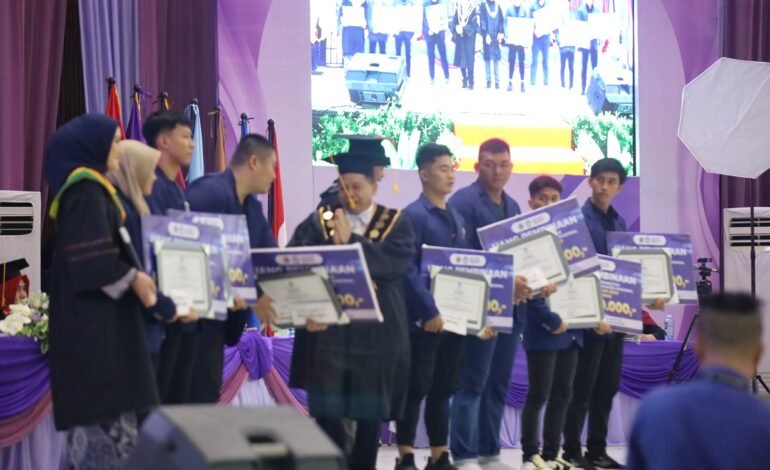 Uniska MAB Mewisuda 3.526 Wisudawan dan Wisudawati