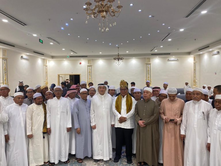 Paman Birin Lantik Pengurus KKB Arab Saudi dan KKB Kuwait