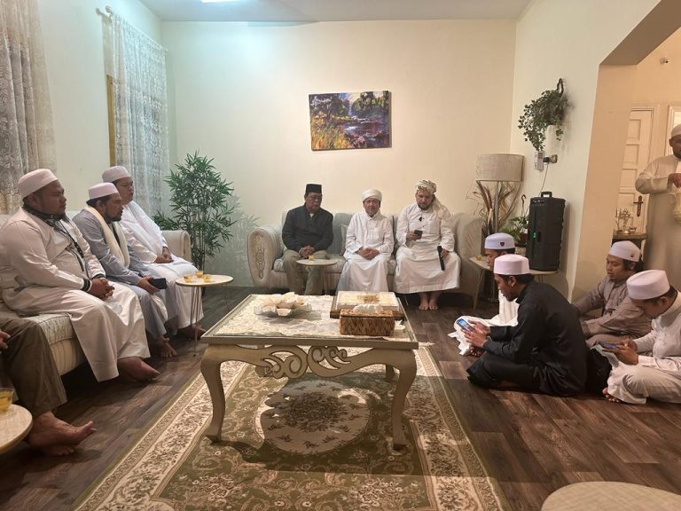 Saat Umrah, Paman Birin Silaturahmi ke Syekh Mahlayan bin Thoha