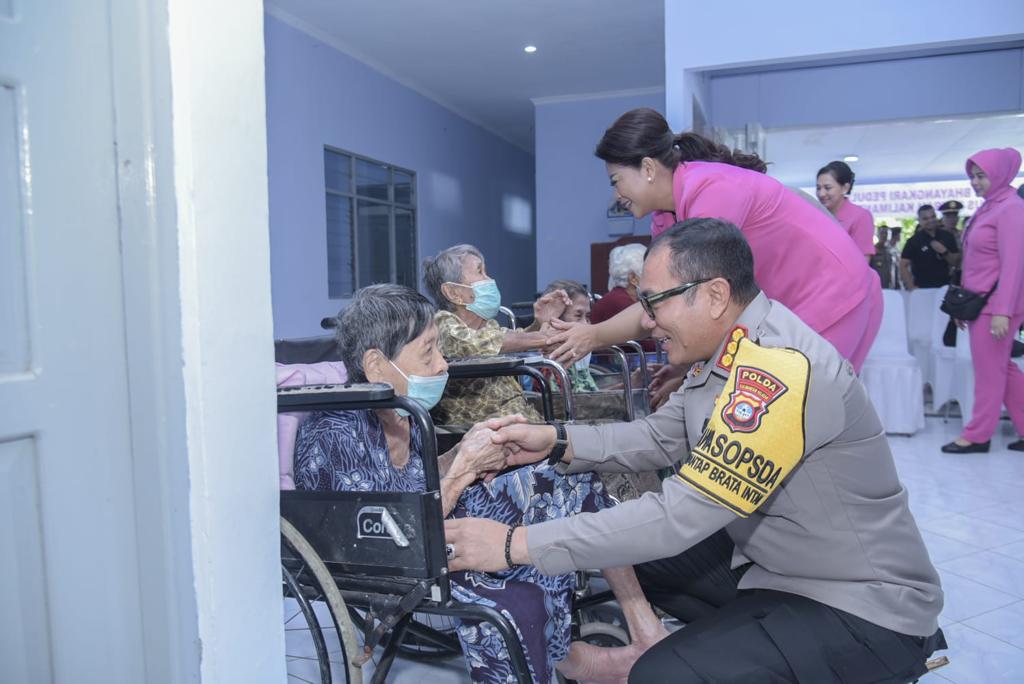Sambut Natal Dengan Aksi Kemanusiaan, Hosana 91 dan Oikoumene Polda Kalsel Gelar Bakti Sosial