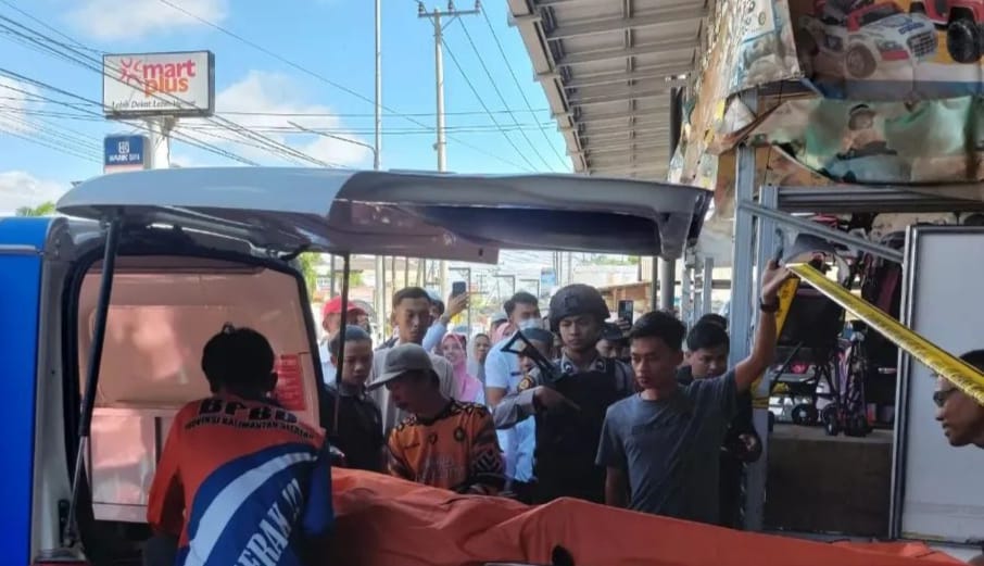 Seorang pria ditemukan tewas gantung diri di sebuah toko di Kelurahan Angsau