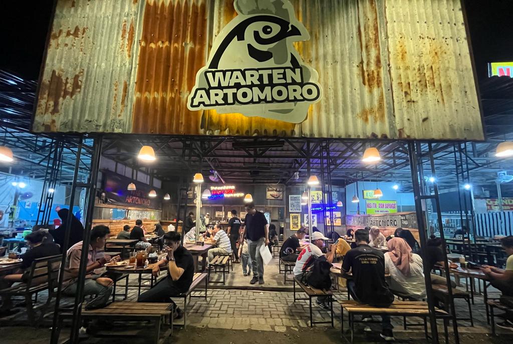 Warten Artomoro, Rumah Makan Konsep Klasik Dengan Porsi Jumbo