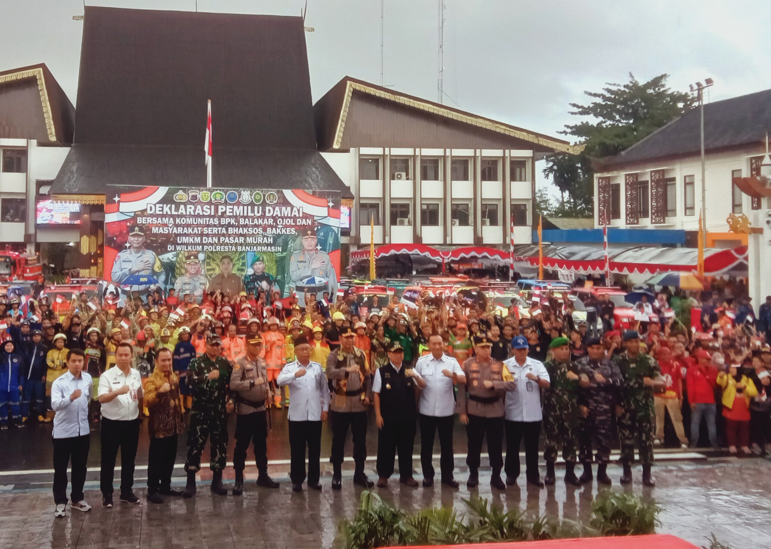 Deklarasi Damai Pemilu 2024 : Semangat Ditengah Terpaan Hujan Deras