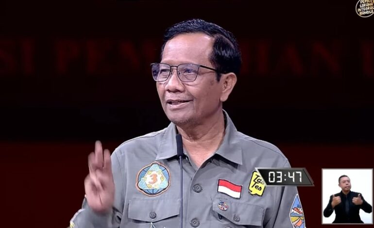 Gara-gara Pertanyaan Receh Gibran, Mahfud MD Dilaporkan ke Bawaslu