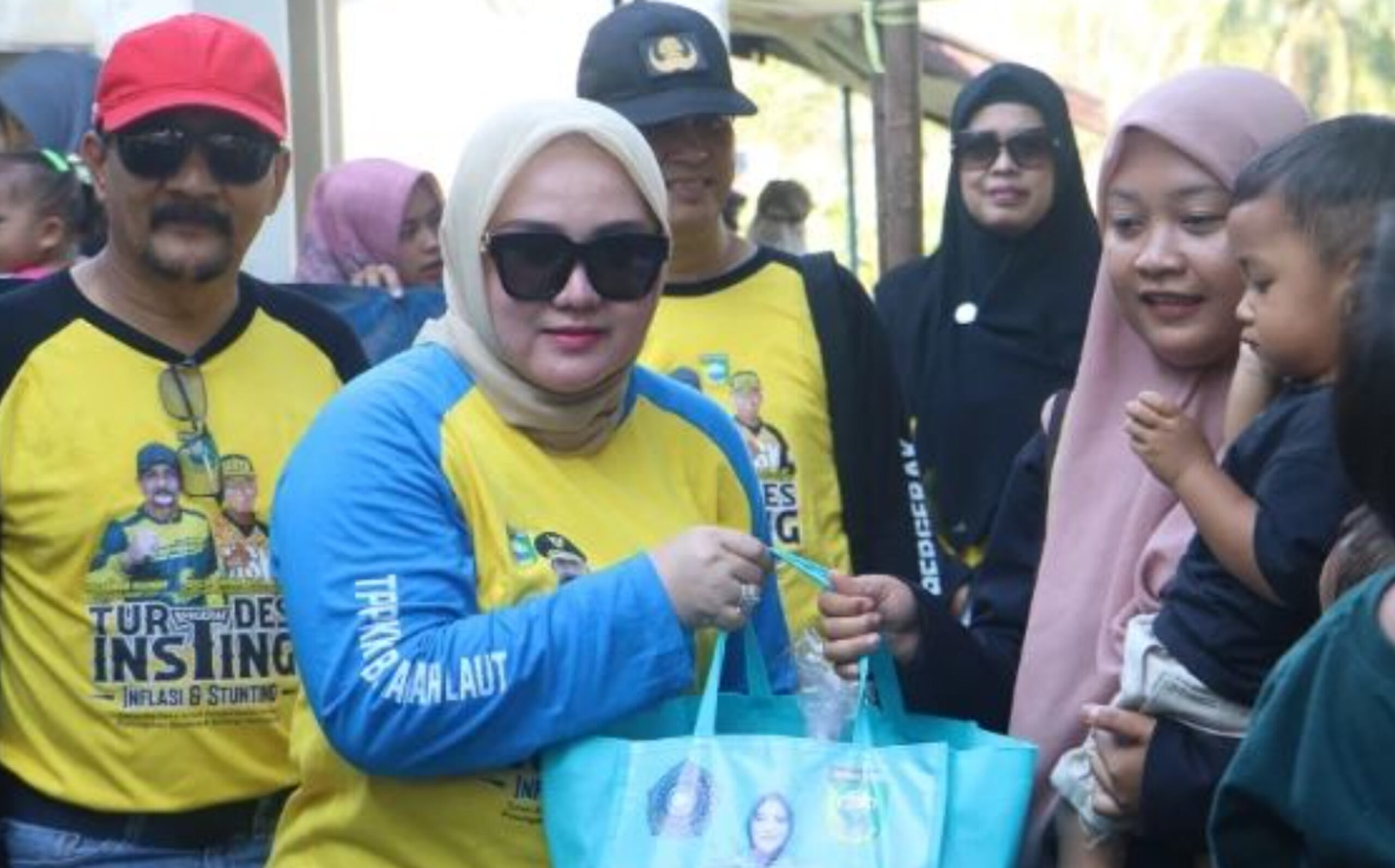 Turdes Insting, TP PKK Tala Berikan Paket Makanan Tambahan