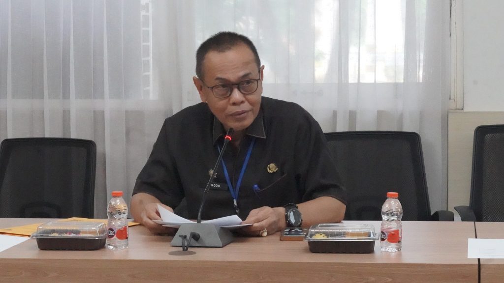 SEKRETARIS DAERAH KAB. HSS PIMPIN RAPAT IMPLEMENTASI PROGRAM KERJA TPAKD UNTUK MENINGKATKAN PERTUMBUHAN EKONOMI DAN KESEJAHTERAAN MASYARAKAT KABUPATEN HSS