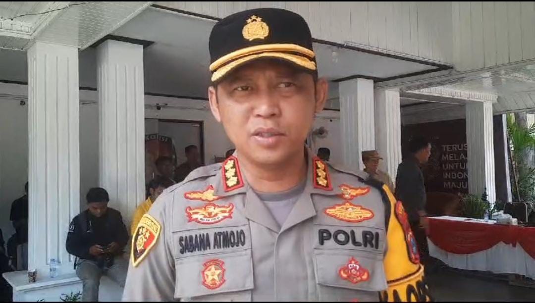 Kapolresta Banjarmasin Kombes Pol Sabana Tinjau TPS Saat Pencoblosan