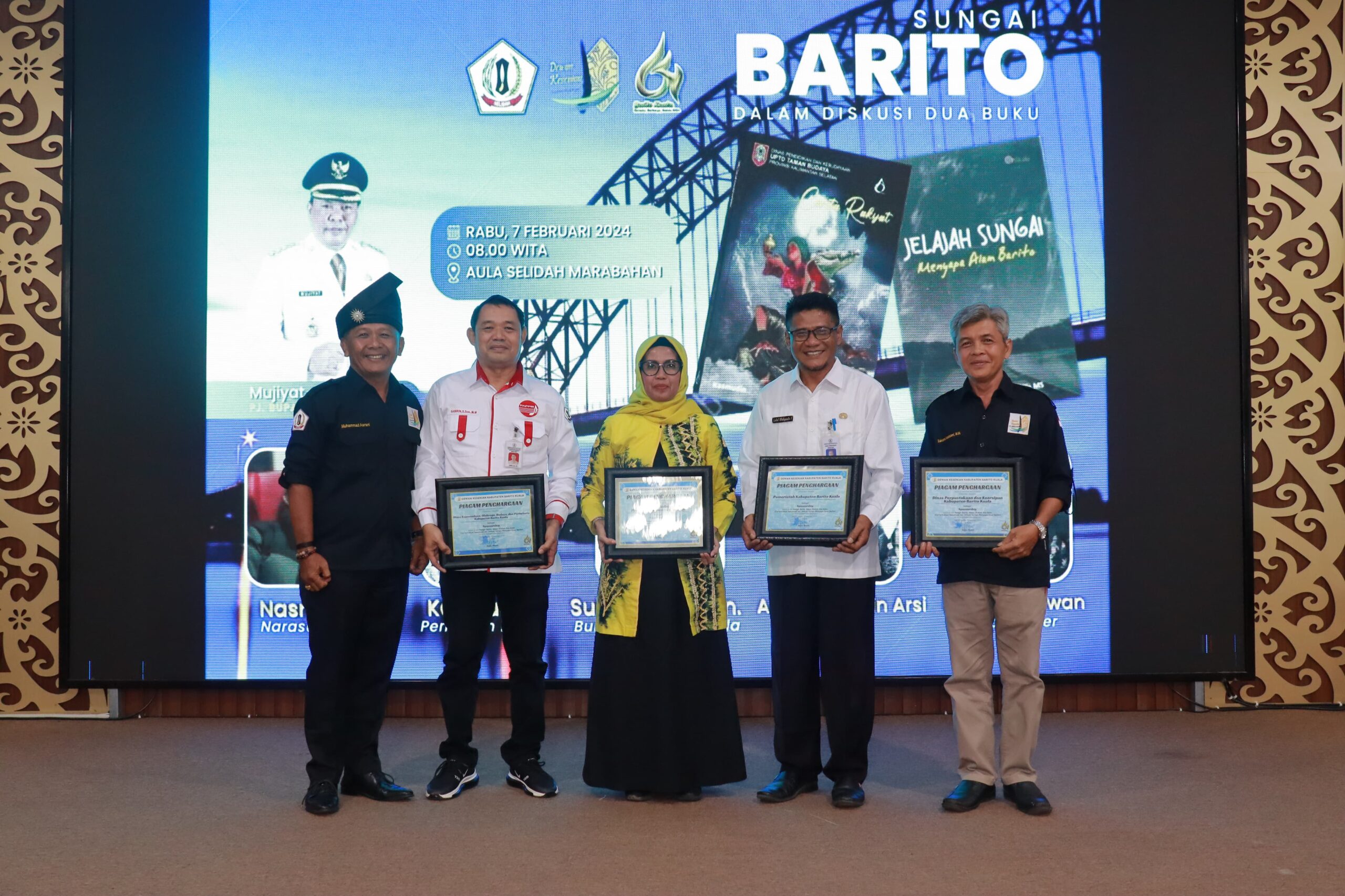 Diskusi Buku Sastra, Pemkab Batola Akan Selalu Dukung Pelaku Seni Agar Lebih Produktik