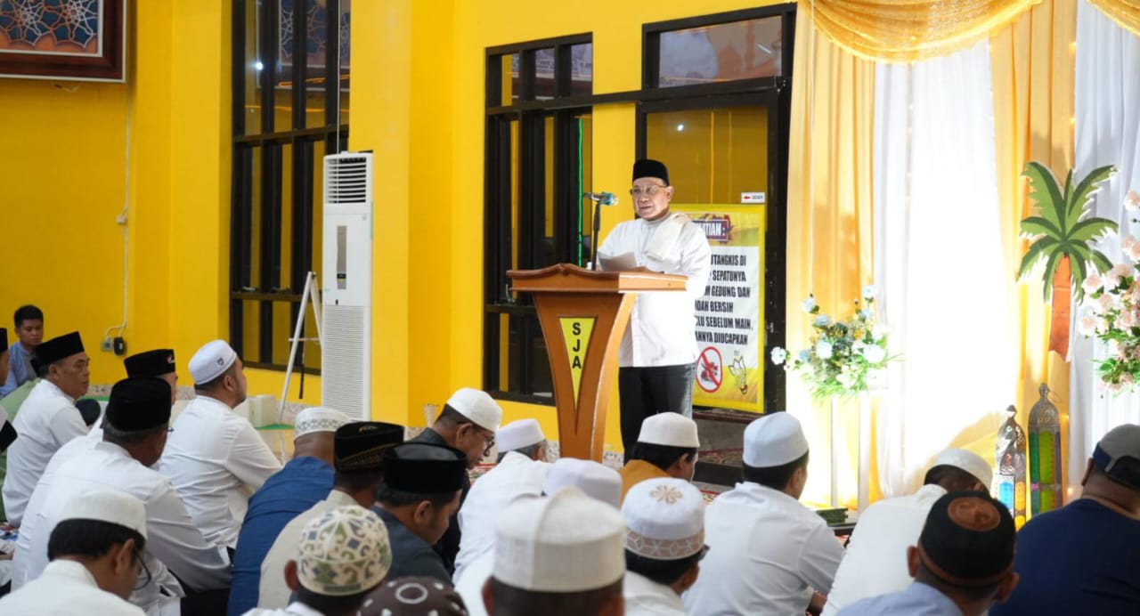 Ratusan Warga Kotabaru Ikut Nisfu Sya’ban Dengan Salat Berjamaah