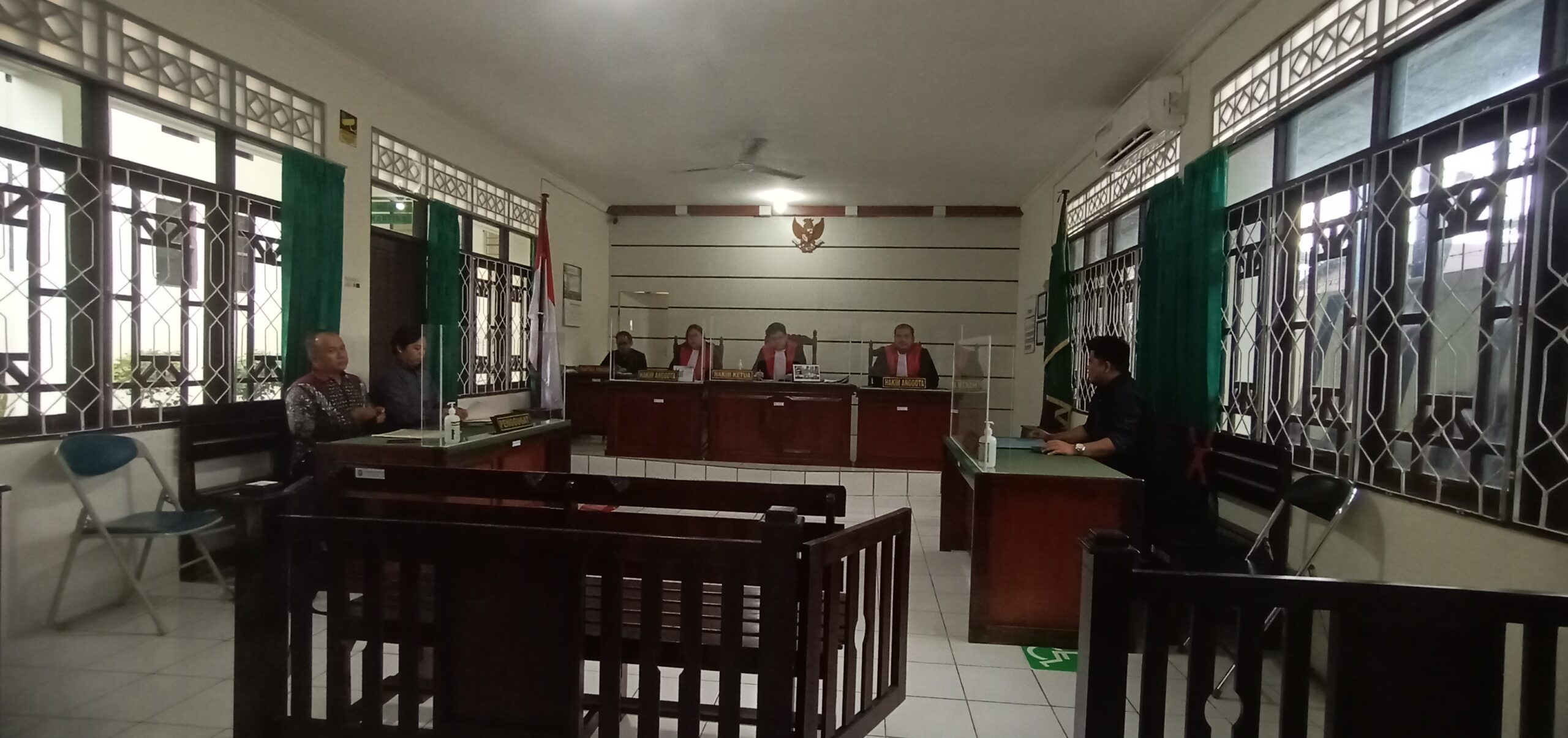 Denny Indrayana dan Almas Tsaqibbiru Absen Sidang Gugatan Rp 500 Miliar