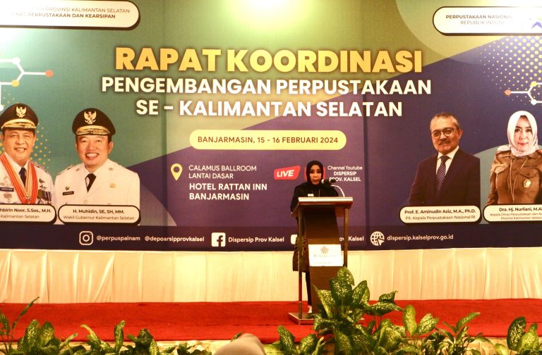 Paman Birin Ingatkan Dampak Negatif Teknologi Terhadap Membaca Buku