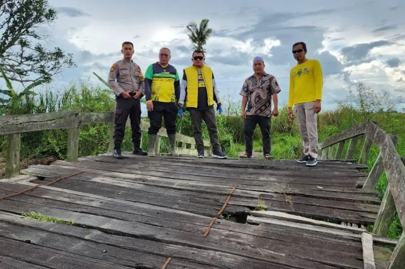 Pj Bupati HSS Tinjau Lokasi Yang Butuh Perbaikan Infrastruktur