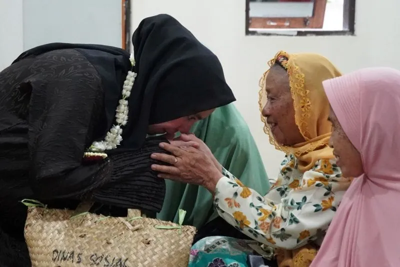 Pj Ketua PKK HSS Buka Bersama di Ponpes Tahfidzul Qur’an Ibnu Said