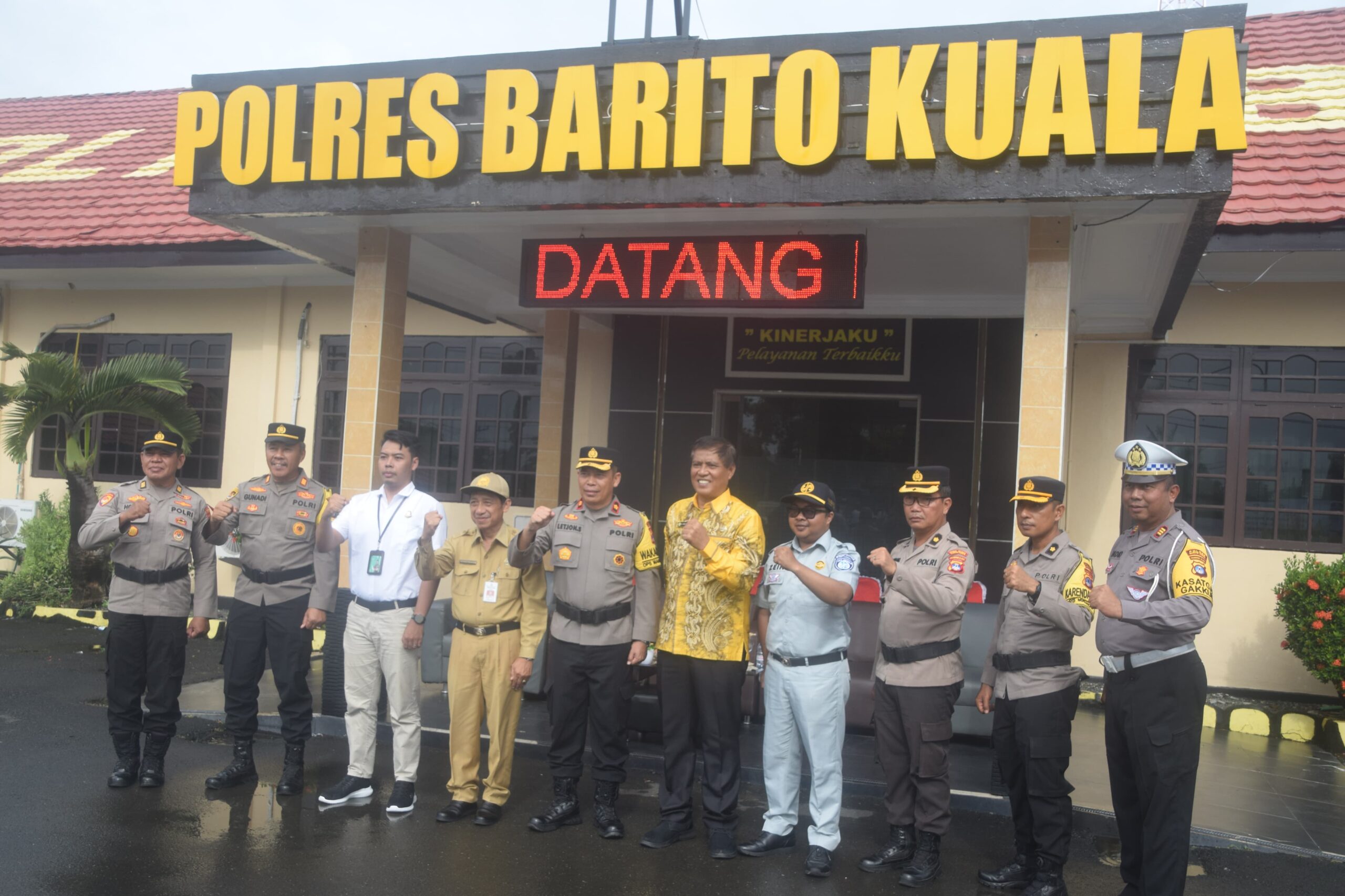 Sekwan Batola Hadiri Apel Gelar Pasukan Operasi Keselamatan Intan 2024.