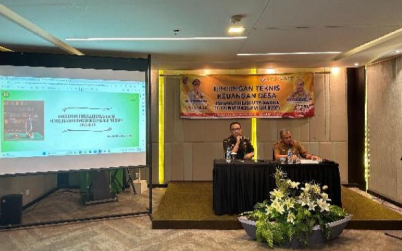 Kejati Kalsel Narasumber Bimtek Pengelolaan Keuangan Desa Dari Dinas PMD Prov Kalsel