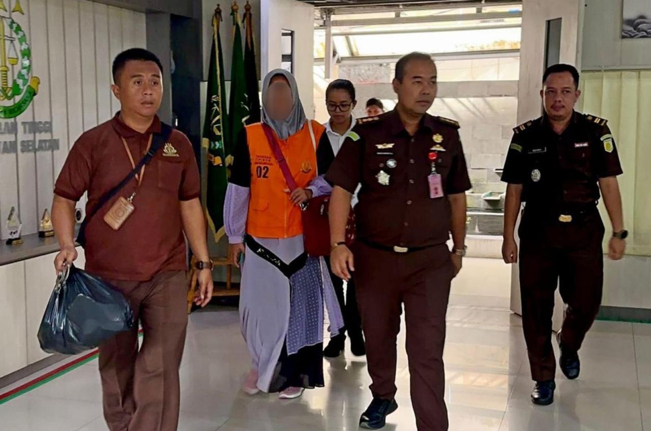 Hadir Saat Diperiksa Penyidik, Calo Marketing Bank Plat Merah Pasrah Langsung Ditahan