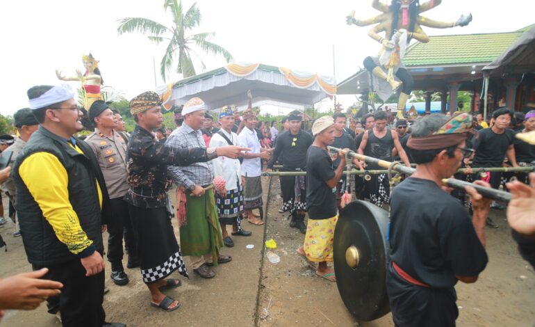 Pj Bupati Batola Hadiri Pengaraan Ogoh-ogoh