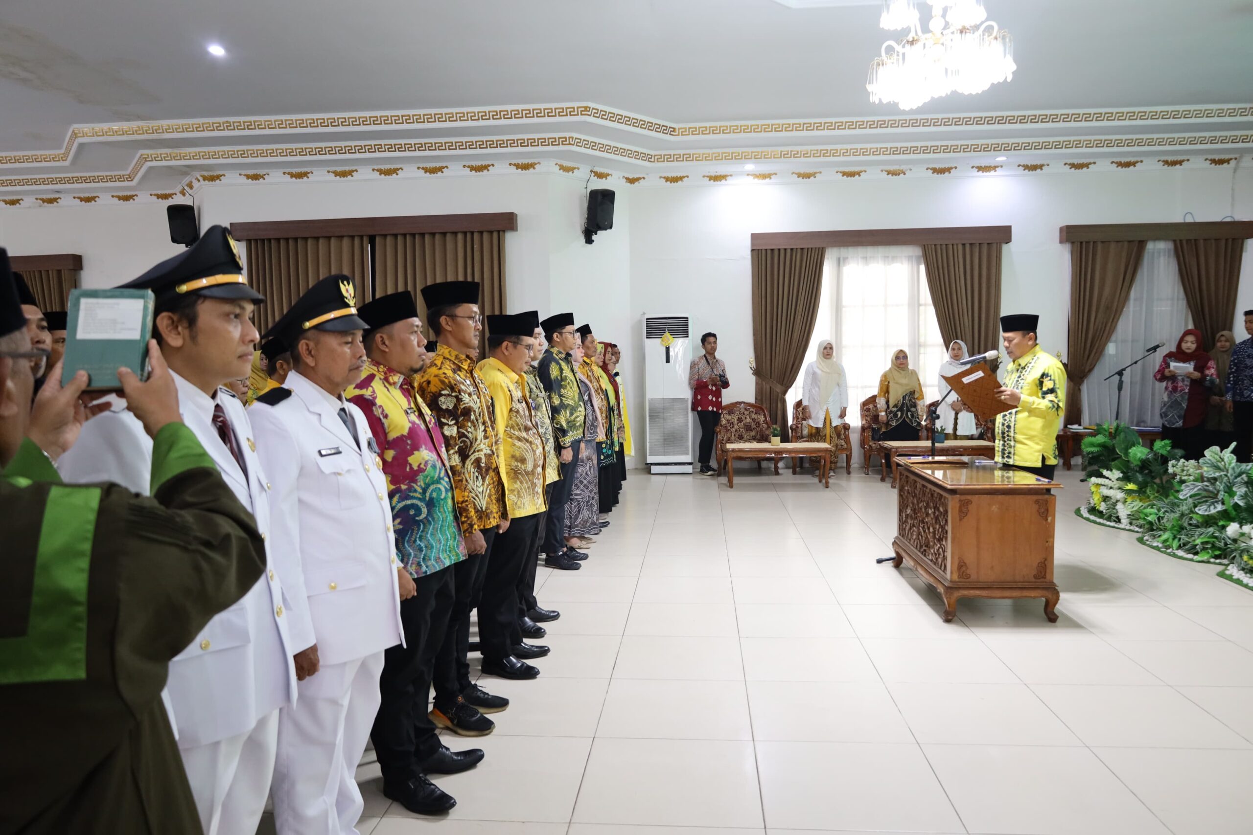 PJ. Bupati Lantik 37 Pejabat Pemerintah Kab. Batola