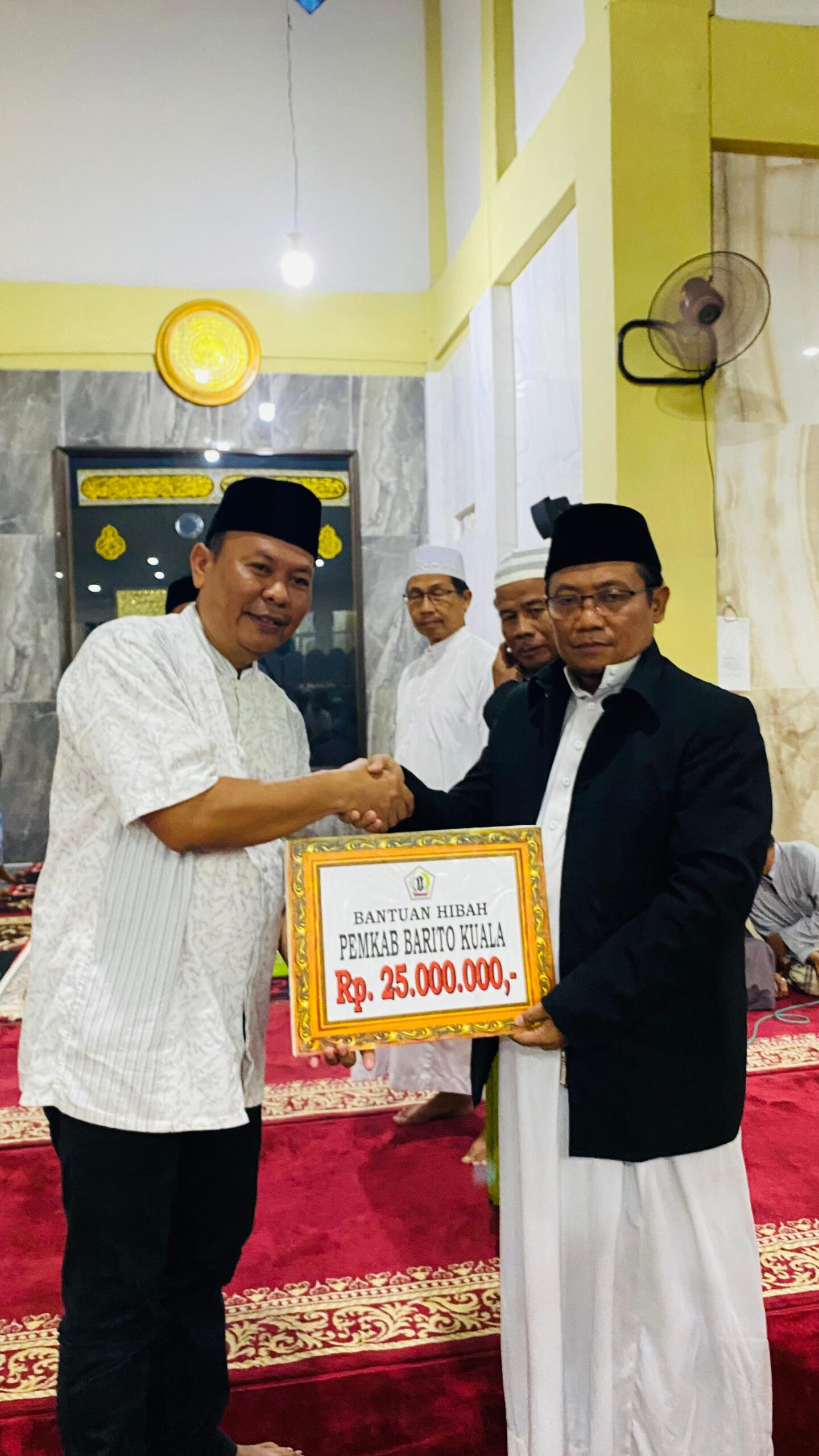 Pj.Bupati Mujiyat Sahur Bersama di Masjid Al-Muhibbbin Alalak