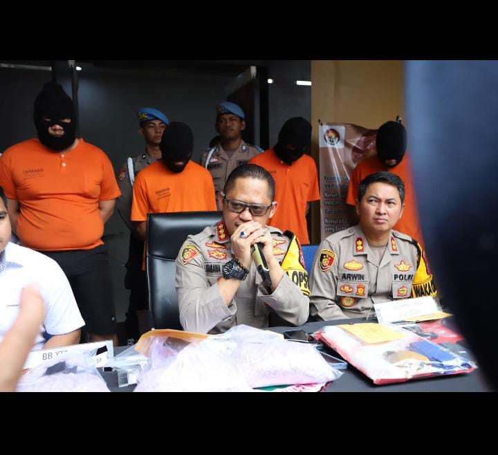 Polresta Banjarmasin Gagalkan Transit Belasan Ribu Ekstasi Senilai Rp4.48Miliar ke Kalimantan Barat