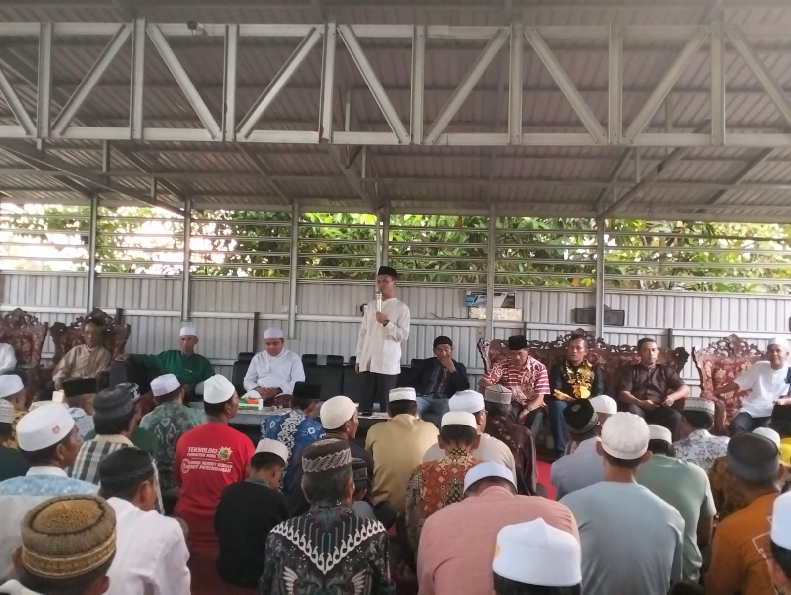 Ketua Komisi II DPRD Batola Buka Puasa Bersama Warganya Di Desa Batik Kecamatan Bakumpai