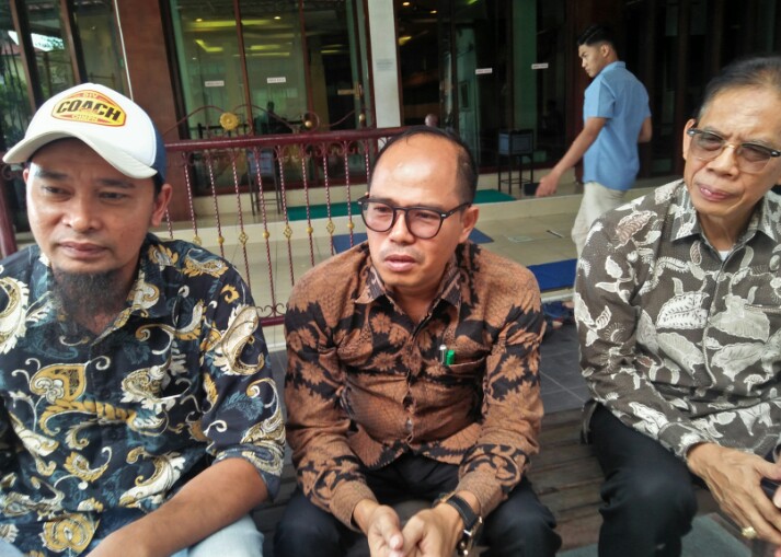 Kuasa Hukum Dr. Junaidi SH, MH menilai berbagai tudingan yang dilontarkan terhadap FN ( 27 )Investasi bodong