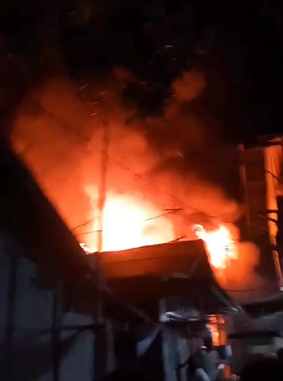 Api Amuk Gang Kenari Veteran Banjarmasin, Enam Rumah Diduga Hangus