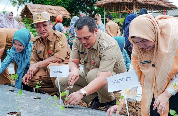 Keberhasilan Program Urban Farming, Aditya Resmikan Kampung Banturanku Citra Lestari