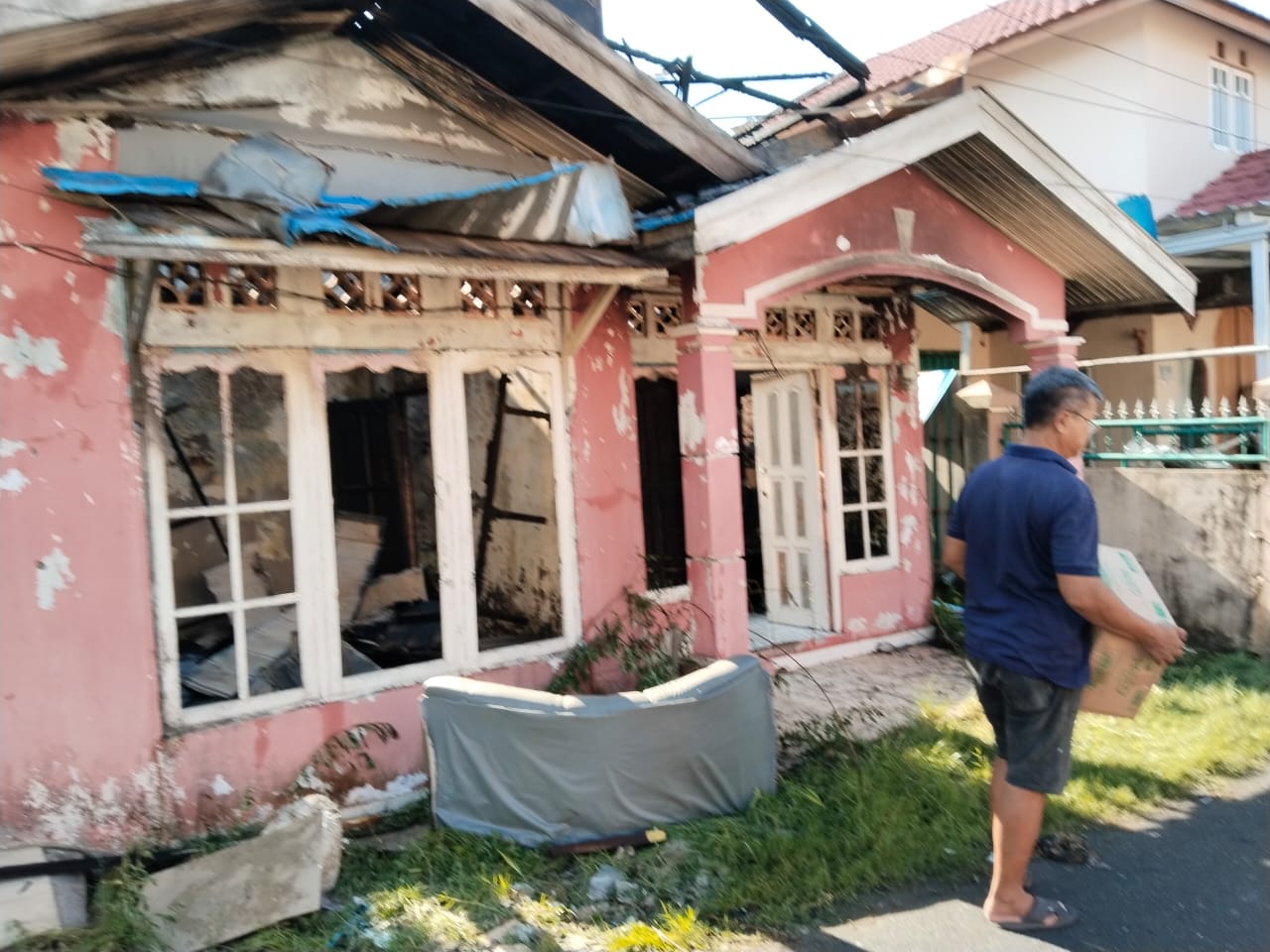 Dinihari Api Amuk Rumah Kosong dekat SMPN 23 Jalan Pekapuran Raya Banjarmasin