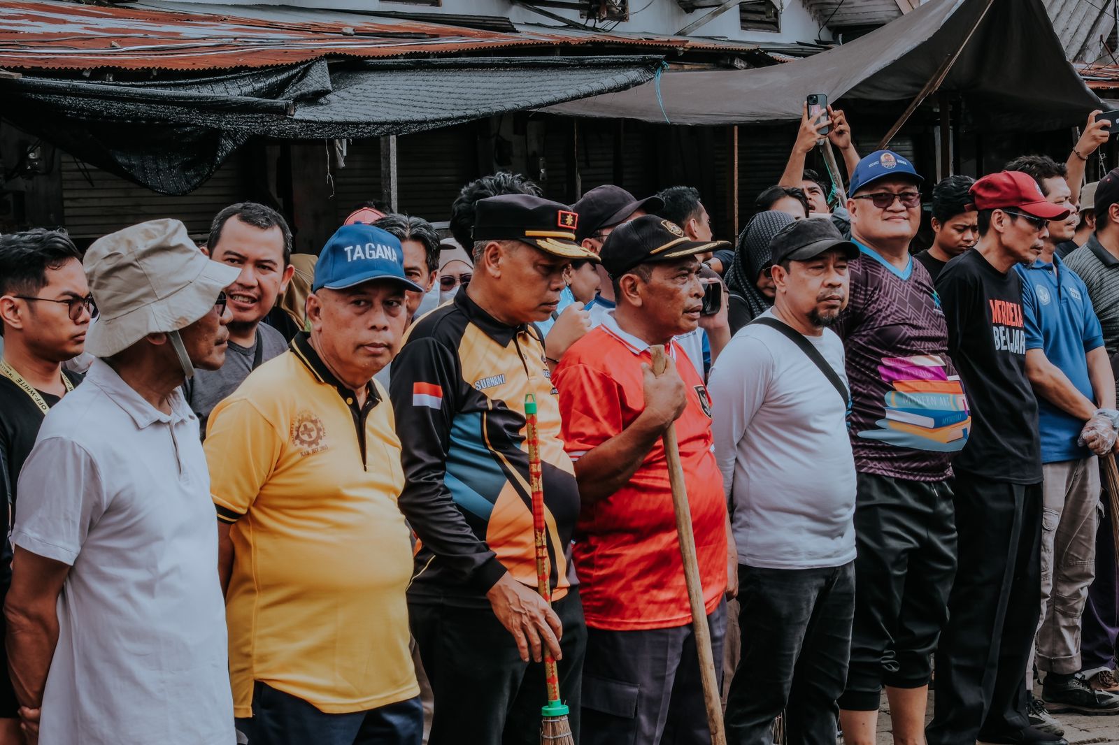 Bupati HST Pimpin Bersih-bersih Pasar Keramat Barabai