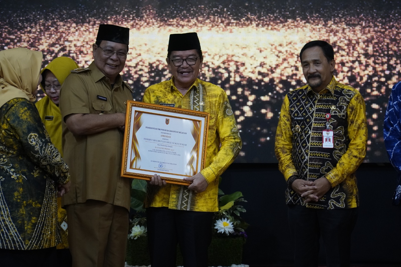 Pemkab HST Terima Penghargaan Pelayanan Publik Kategori Prima
