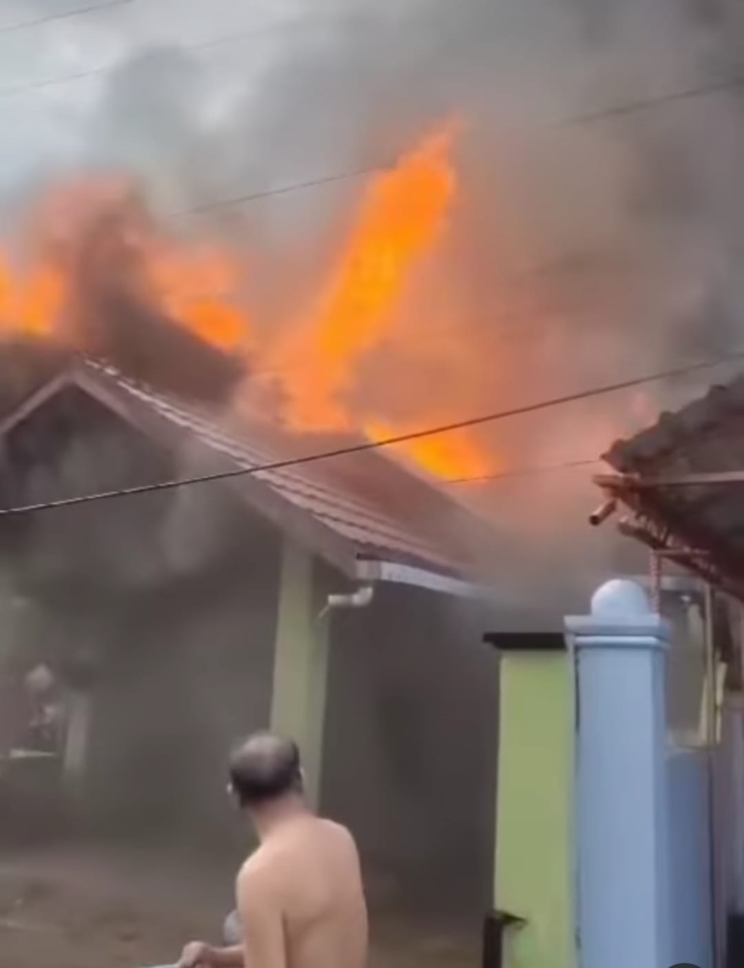Pelaku Pembakaran Rumah di Jalan Lakaana Intan Ditangkap Warga