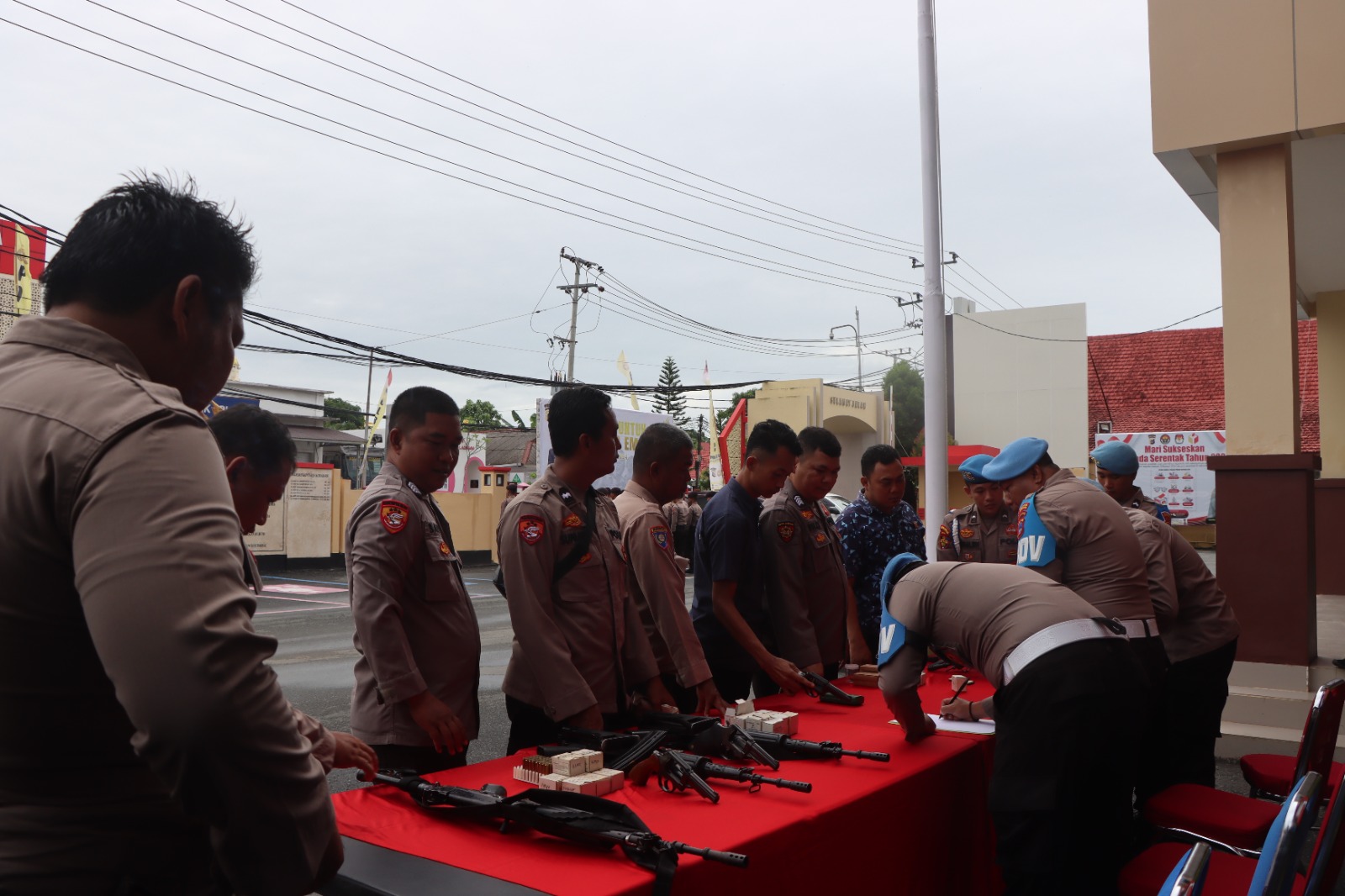 Pengecekan Senjata Api Polres Kotabaru Ditemukan Kurang Peluru