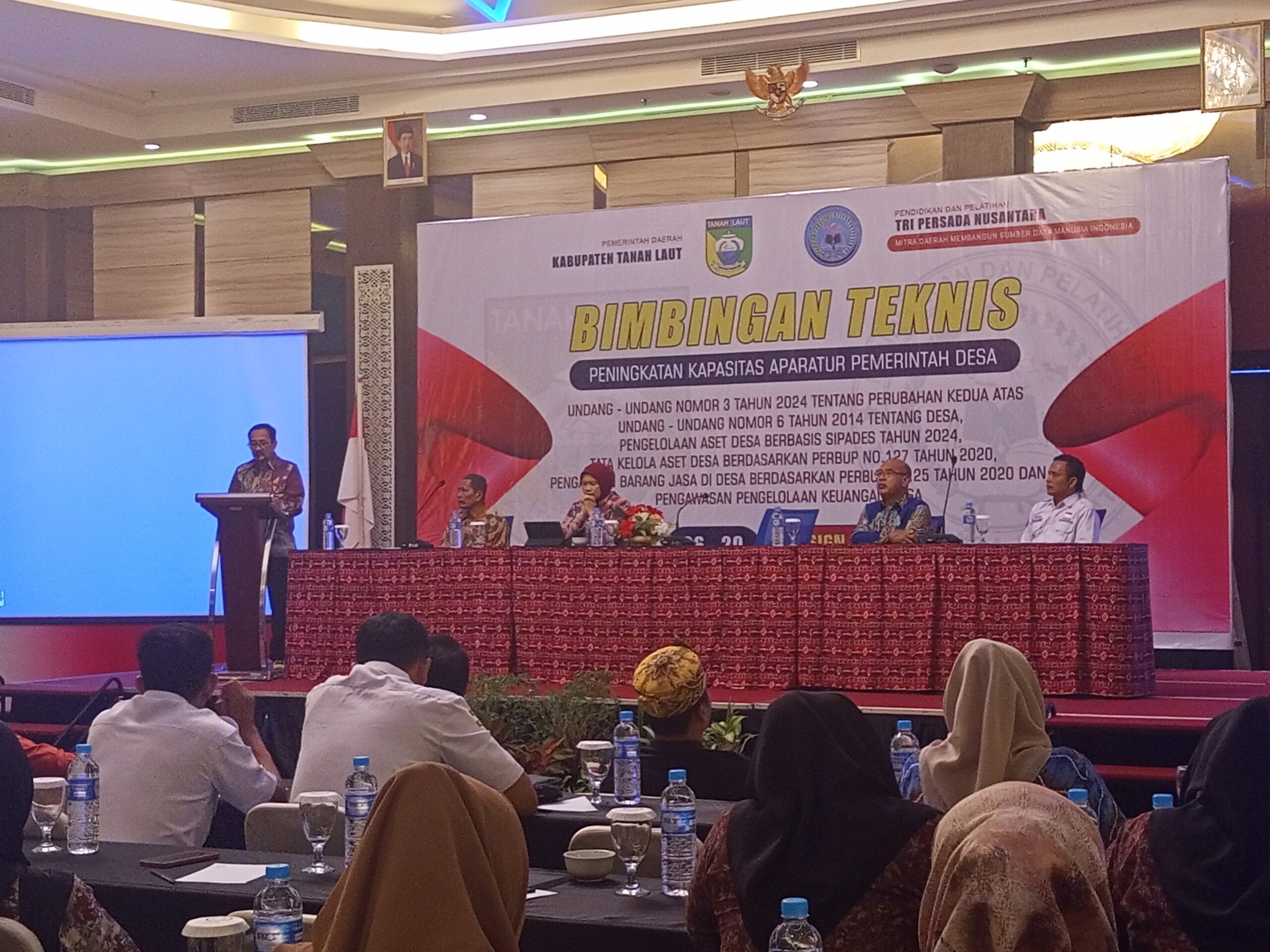 PJ Bupati Tanah Laut Dorong Peningkatan Kapasitas Apartur Desa Lewat Bimtek