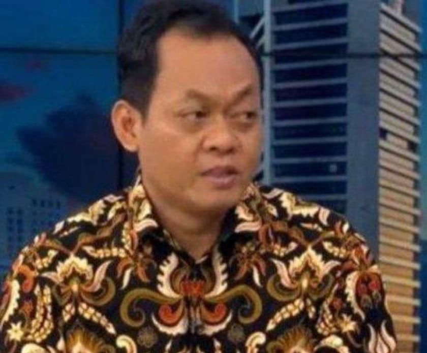 Kewenangan Penuntutan: Eksistensi Pasal 35 Ayat (1) Huruf J UU Kejaksaan dan Pasal 51 Ayat (1) UU KPK