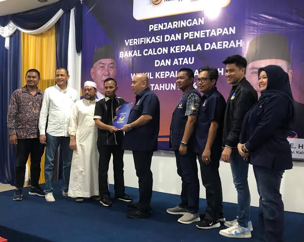 Acil Odah Kirim Berkas Pendaftaran Bacalon Gubernur Kalsel ke Partai NasDem