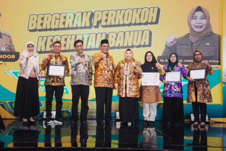 Paman Birin dan Acil Odah Membuka Rakerkesda Kalsel