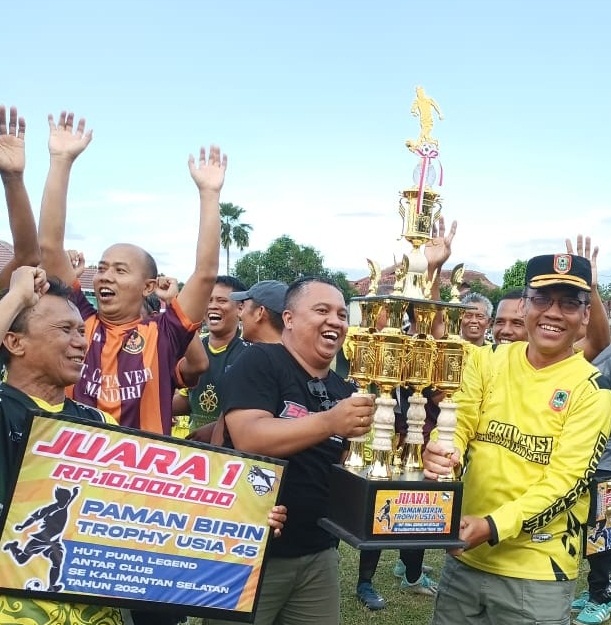 Kotabaru Juarai Turnamen Paman Birin Trophy U45 Tahun 2024