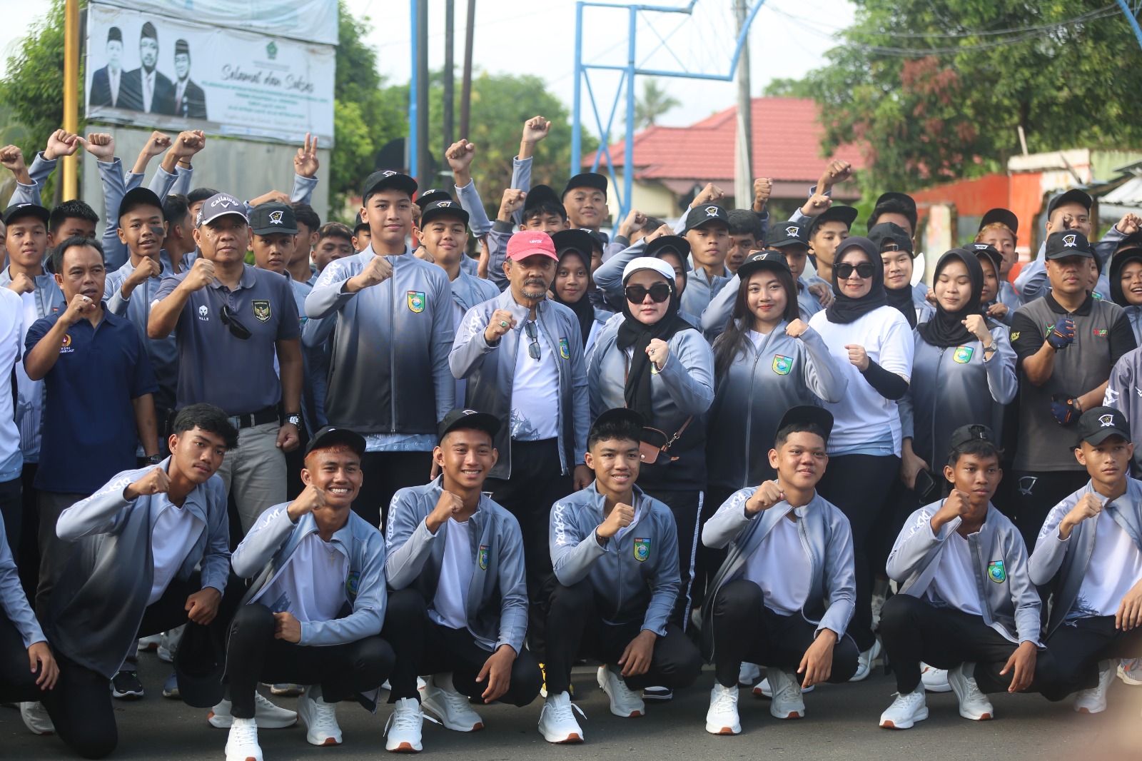 Pj Bupati Tanah Laut Berangkatkan Atlet Kontingen Tala untuk Popda Kalsel