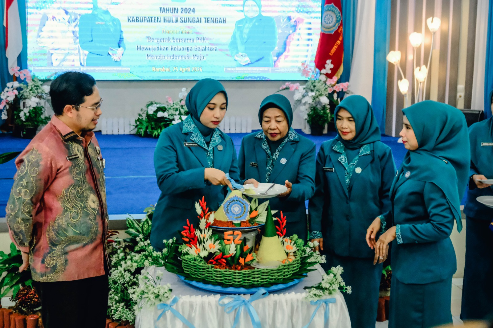 Peringatan Hari Kesatuan Gerak PKK: Komitmen untuk Membangun Keluarga Sejahtera di Kabupaten Hulu Sungai Tengah