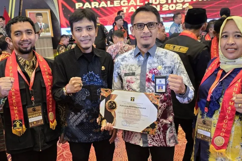 Pemkab HSS Raih Penghargaan Paralegal Justice Award 2024