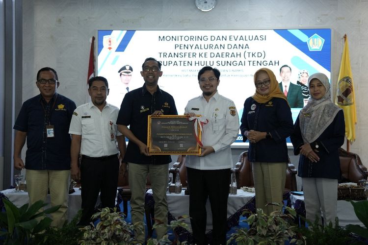 Pemkab HST Terima Penghargaan DJPb Atas Pengelolaan DAK Fisik dan DD
