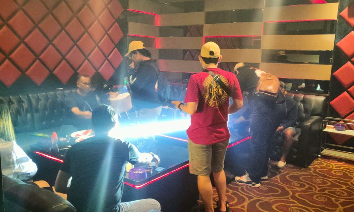 Sejumlah Orang dan Barang Bukti Narkoba Diamankan dari Armani oleh Polresta Banjarmasin