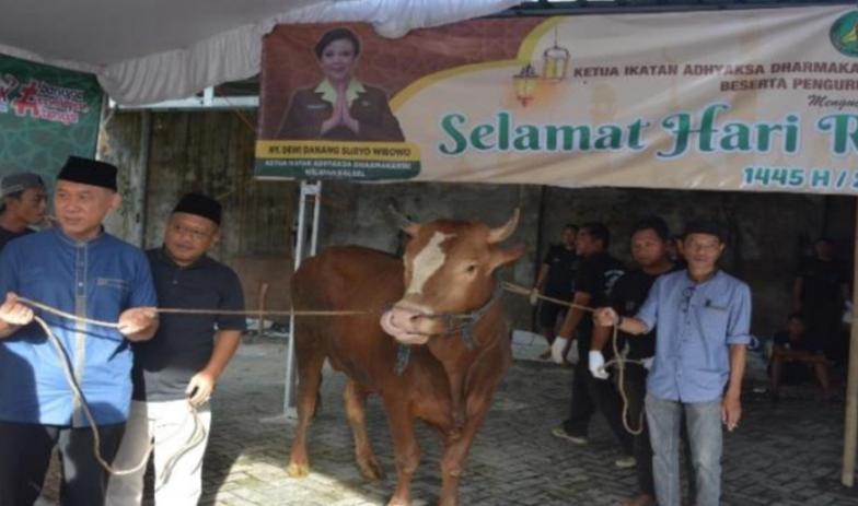 Kejati Kalsel Berbagi Daging Qurban Idul Adha Ke Masyarkat Sekitar