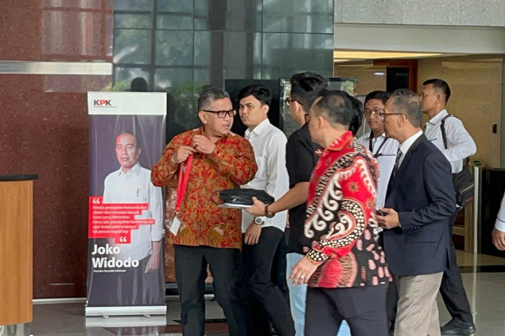KPK Sita Tas dan Ponsel Sekjen PDIP Terkait Buronan Harun Masiku