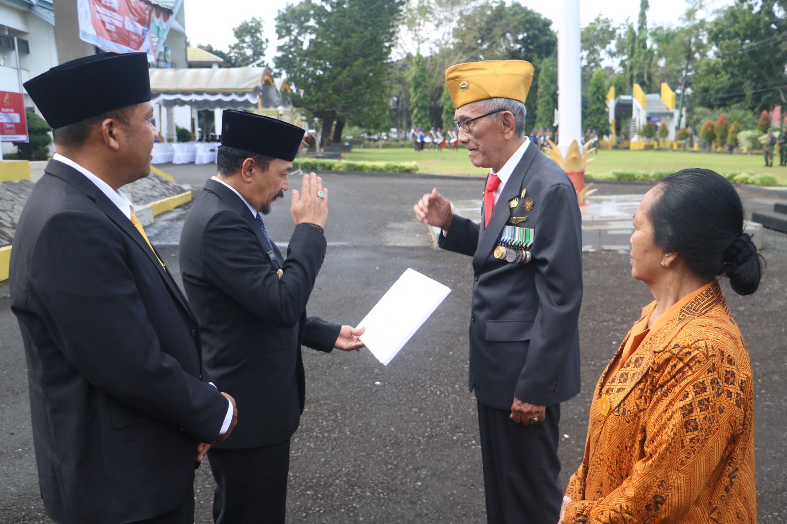 Peringatan HUT Ke-75 Proklamasi Gubernur Tentara ALRI: Pemkab Tala Santuni 40 Veteran