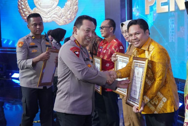 Kapolri Beri Penghargaan Gubernur Kalsel Terkait Implementasi ETLE