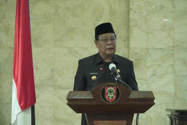 Gubernur Sahbirin Noor Jelaskan Empat Raperda Saat Paripurna DPRD Kalsel
