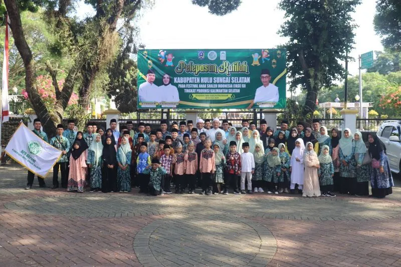 Pj Bupati HSS Melepas Kafilah FASI Tingkat Kalsel